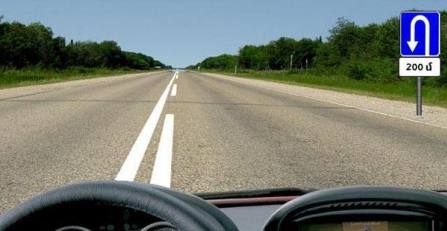 Does the driver have the right to make a U-turn at a distance of 200 meters from the sign in this situation?